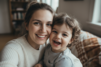 Mama z dzieckiem, selfie z bliskiej odleglosci 